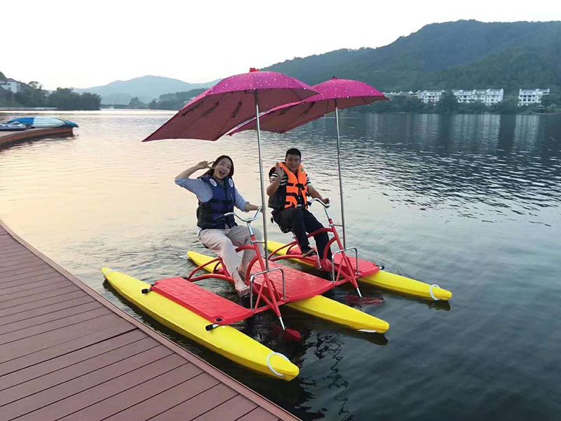 水上雙人哈雷自行車
